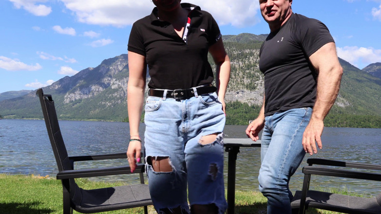 Laura Dee: Ademenind un străin în Hallstatt: Balcon Strip &amp; Raw Hotel Use - Deep...