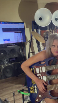 Lizzy Yum Vintage et dans les coulisses, interviews exclusives n° 7