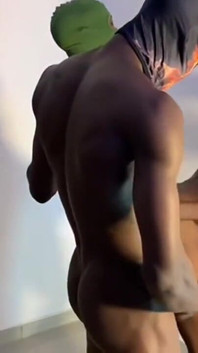 Sesso a tre con un abbastanza forte