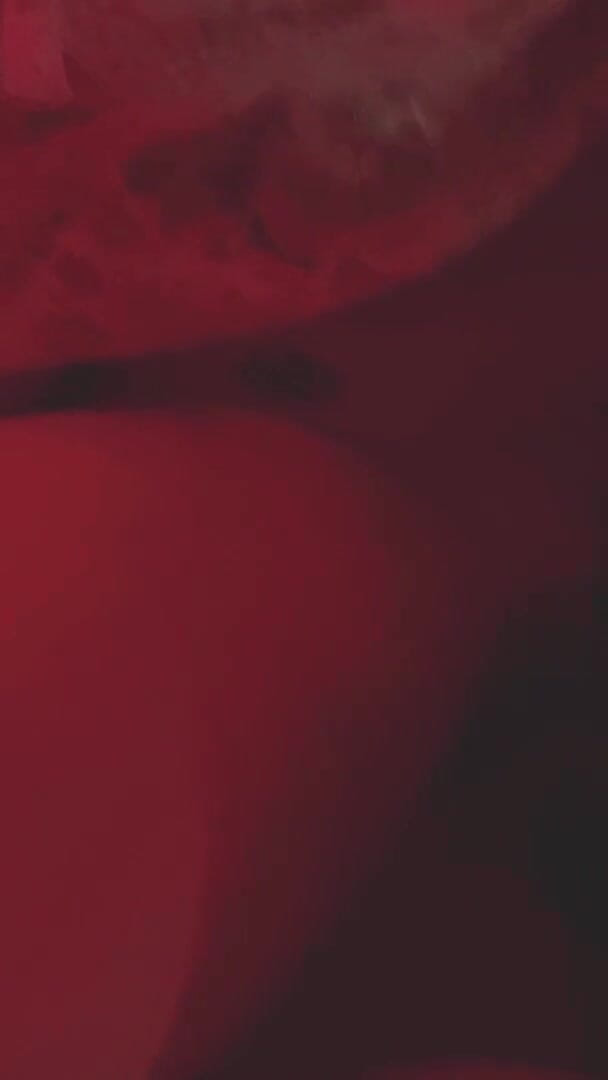 aquelemariooficial: Candy Kush l-a distras pe soț și m-a târât la baie în...