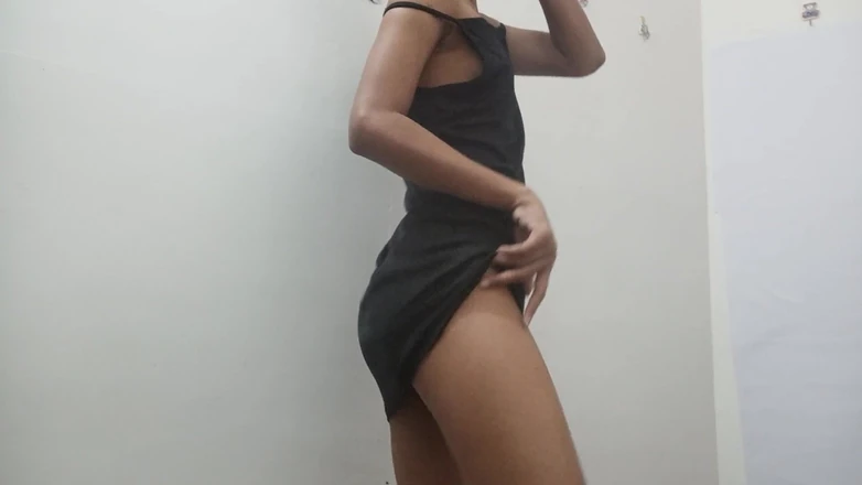 desigirl93: Kitty se cu degetele până la un orgasm cremos