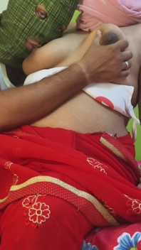 火辣性感的印度阿姨和男友独自在房间里做爱