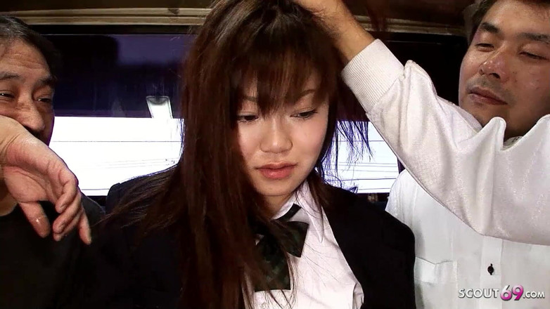 Asian porn collection: Японська тінка робить гарячий мінет незнайомцю на вечірці, поки він не кінчить