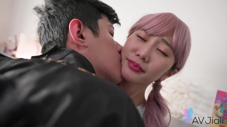 AV Jiali: Sexo de cumpleaños para la sexy Rina