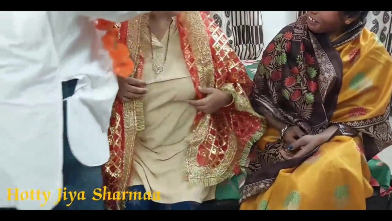 Desi Club House: 有史以来最大的印度夫妇与岳母的第一个新婚之夜性爱享受三人行