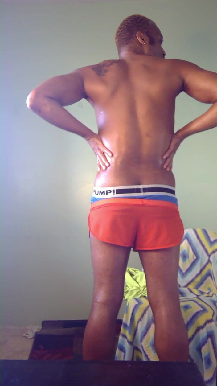 Kennie Jai: Kennie hayranı için mastürbasyon yapıyor