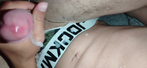 Dinar: Neuvěřitelně hodně spermií. Tvrdý sex femboy bez kondomů na spermiích