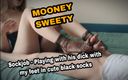 Mooney sweety: Sockjob - Hraní s jeho ptákem s mými chodidly v roztomilých černých...