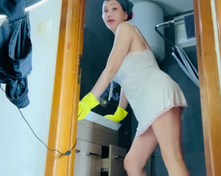 Mistressrola: Moje nevlastní dildo mě tak tvrdě šuká