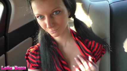 Laila Banx: Pussy taxi! Cunt fingering through the city