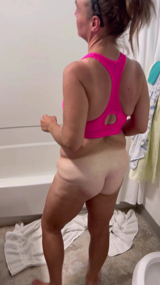 Sweet Marie: Svlékala jsem se po práci a roztáhla zadek