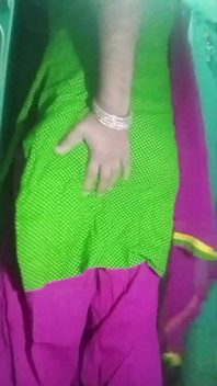 Indiana gay crossdresser bottom gaurisissy real xxx sexo caseiro em salwar verde Kurta apenas como uma dona de casa