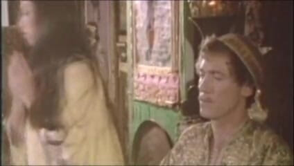 Vintage Usa: Kontol besar John Holmes disepong sama dua pelacur muda yang...