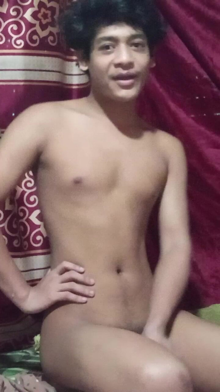 Hot Lover Boy: 官能的な寝室の瞬間 - ソフトタッチで情熱的な遊び