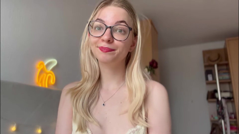 Goddess_Bella_Rae: 8 Sissy Must-haves