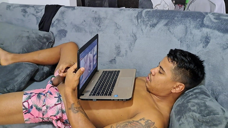 PalmasRecordsDana: Saya melancap apabila kakak tiri saya tiba