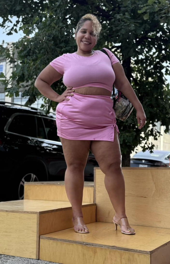 PutiLing: 두꺼운 다리와 큰 엉덩이를 가진 섹시한 관능적 인 푸에르토리코 여성의 섹시한 에로틱 한 사진