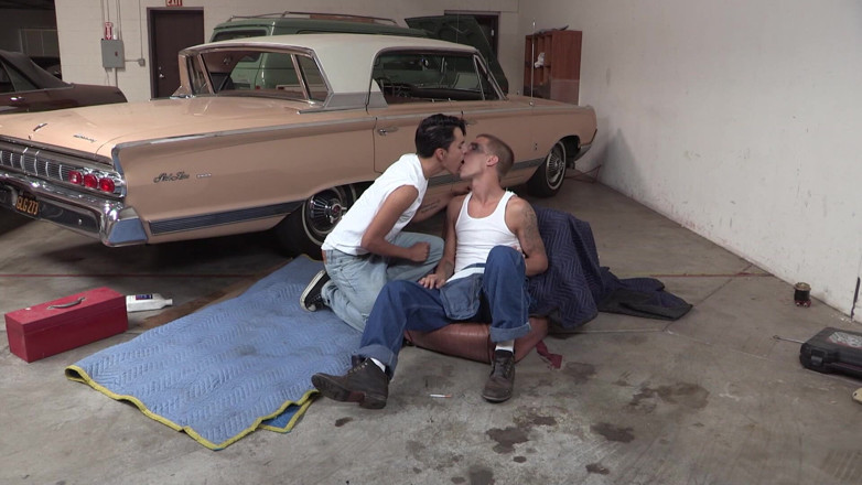 NakedSword: Greasers scena 3 3