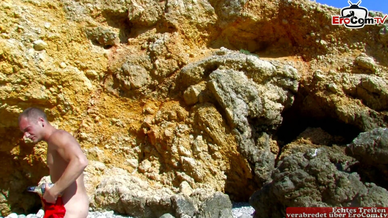 EroCom: İki büyük memeli Meksikalı latinle plajda üçlü seks
