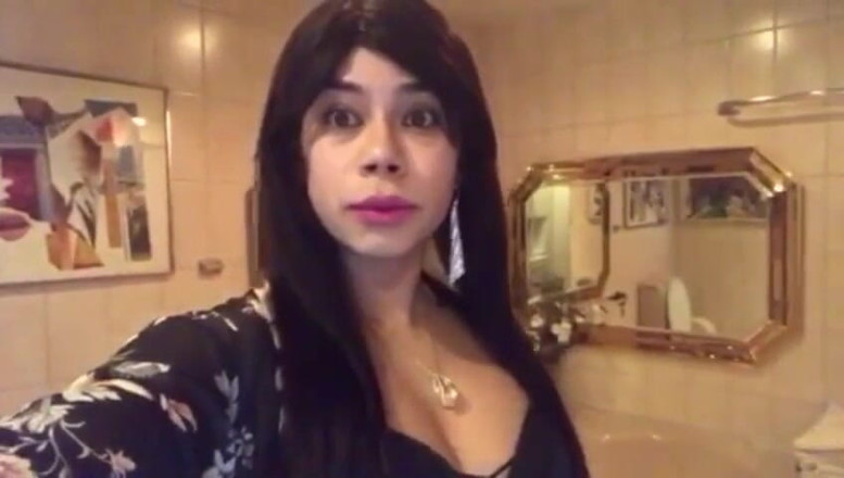 Tgirl Yaritza Vega: Dark hair style