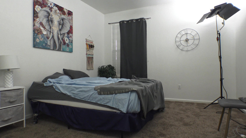 Conor Coxxx: În culise, filmare video cu futai în obraji cu Tokyo Lynn