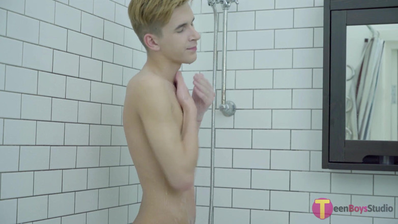 Doggy boys: Young Randy Freja Wank and Cum in the Bathroom