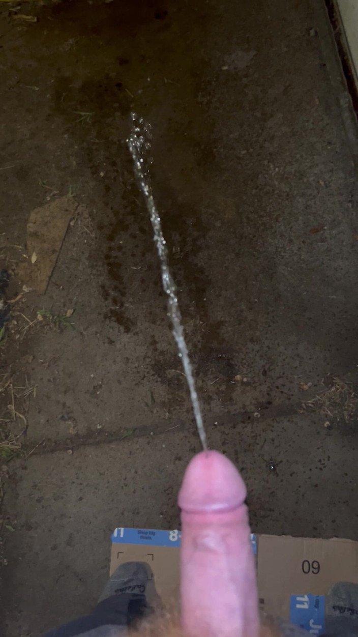 Big Baz: 精液然后撒尿然后更多小便！