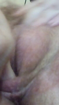 First Glimspe at Kush's Pussy