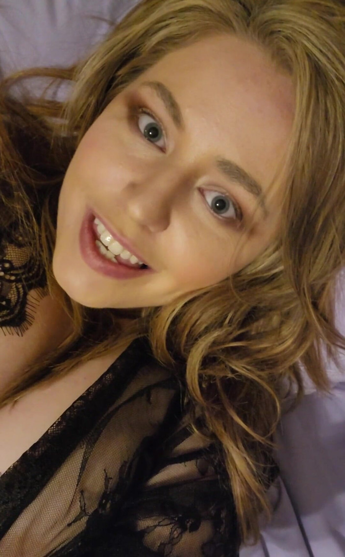 KinkyKatie: Jag har den slampigaste heta fru fantasin!