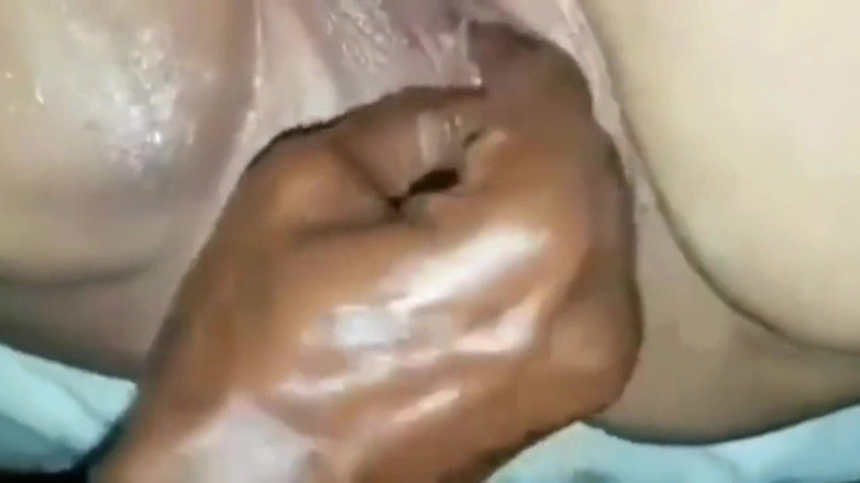 Real homemade BBW BBC porn: Culona culona cazzone nero diteggiando la mia figa grassa schizzando...