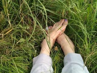 Ginna Gg: Cuộc phiêu lưu của bàn chân của tôi. Chân tôn...