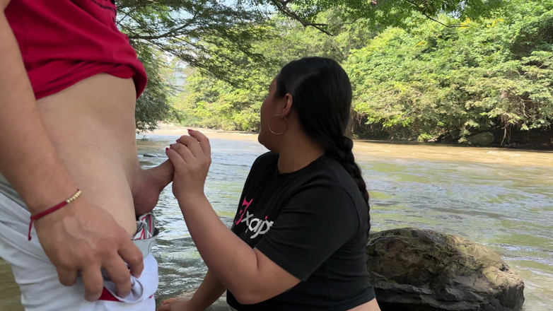 Duoafroditas: Ich habe draußen einen harten Sex mit einem jungen, unbekannten...