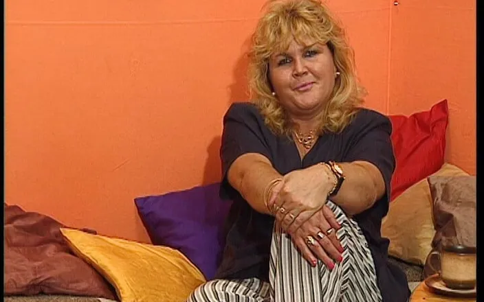 YOUR FIRST PORN: Fat Angie with a Fat Dildo and Piss
