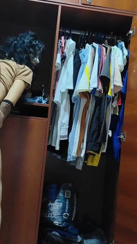 Skinny je v prdeli. Její nevlastní bratr ji šuká