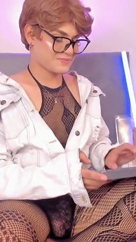 เคนน่ารักโชว์และเด้งตูดของเขา