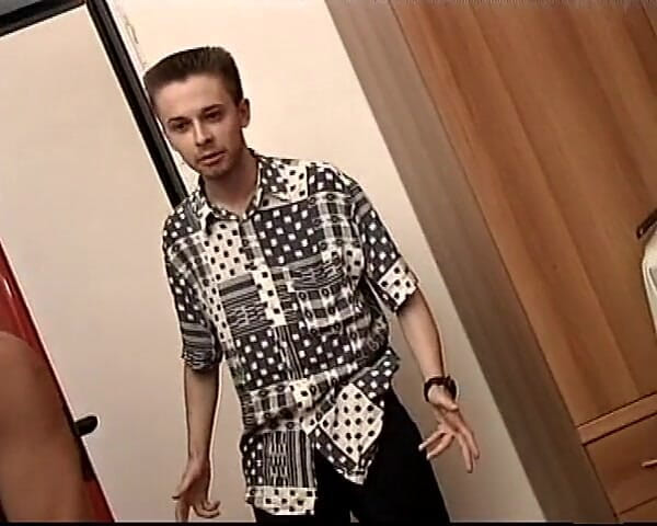 Top Line video: Повний італійський фільм Non e' Mai Troppo Tarda з історіями гарячих зрілих жінок, які люблять займатися збоченим сексом з молодими хлопцями