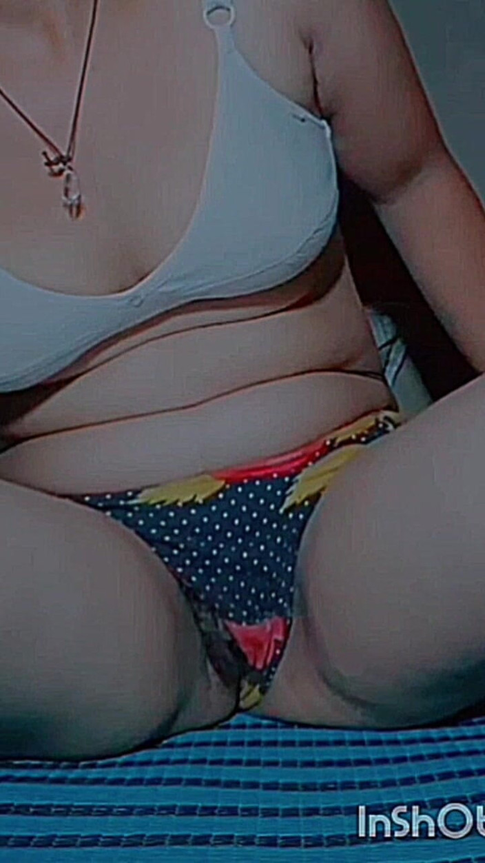 TricolorMusic3: Molte ragazze amano diventare virale, ma non è una cosa facile....