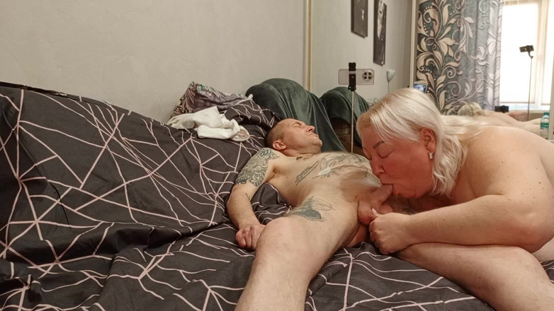 Zona901: Dopo un pompino, sborro nella bocca del mio vicino