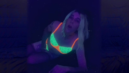 CarmenMelatonin: Děvka Tgirl Pózuje pro tvrdé ptáky