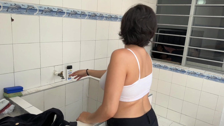 ManuelaAlvarez: Chị kế sừng sỏ gợi cảm của tôi xem tôi...