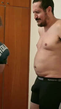 Silver Stepdaddy Boxer Vs. Punchbag - Body Shot Challenge
