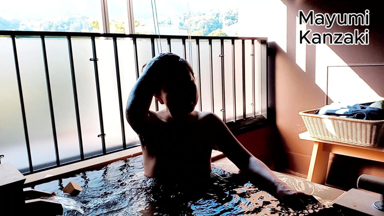Mayumi Kanzaki: A Married Woman Taking a Bath in a Hotel Room