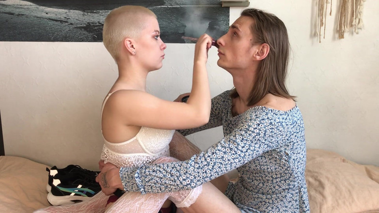 Vilu_and_Mi: Vilu Vidish face un băiat să se transforme într-o fată să-l...