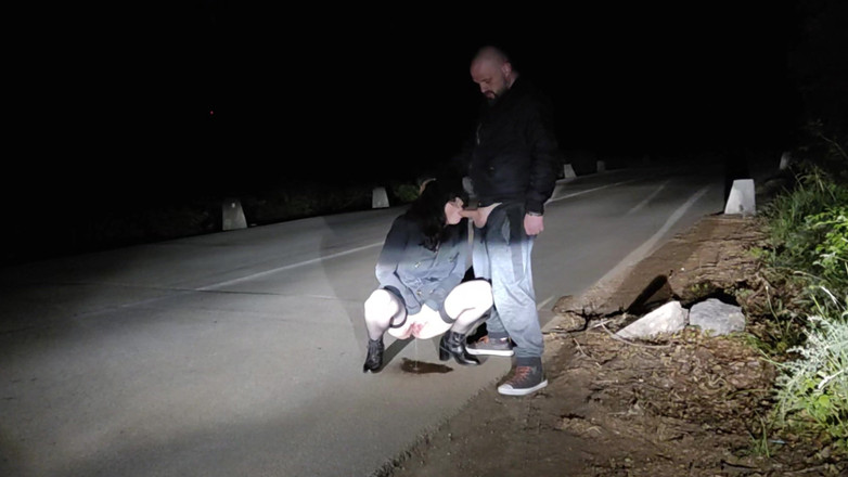 Toilet Mommy: Ta Stara Dziwka Uwielbia Się Skończyć Na Drodze