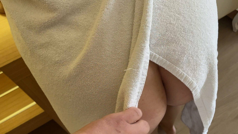 Lux Eva: Mẹ kế trong kỳ nghỉ, đụ với người yêu trẻ trong...