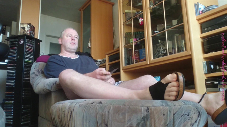 Carmen_Nylonjunge: Nylonjunge menonton video peribadi 3.1