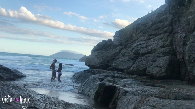 VictorHugo: Spotykać się z przyjacielem na plaży