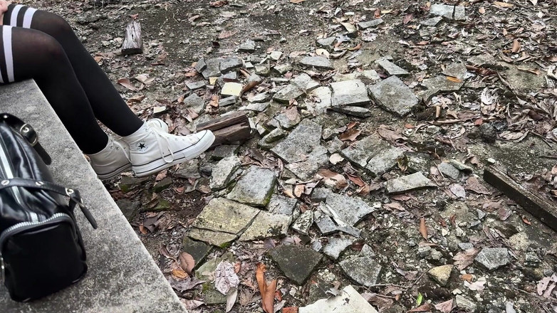 SkinLovers: Una cita con altgirl terminó con sexo duro y una...