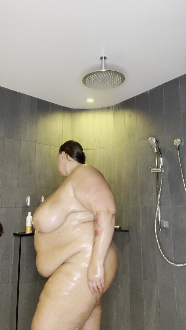 Veronica Jasmine: Душ гра в статиста