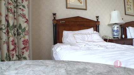 JAV Amateur: Flirtování s klukovou a čistou dívkou a mít s ní sex...